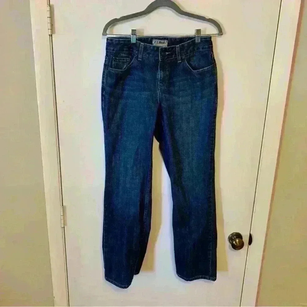 LL Bean Favorite Fit Straight Jean Size 6 Regular